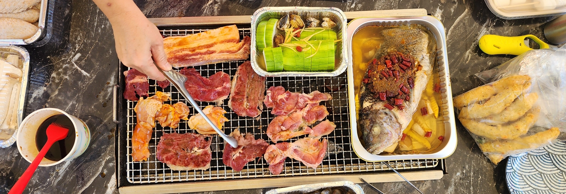 豐盛的烤肉食材，滿足全家人的胃